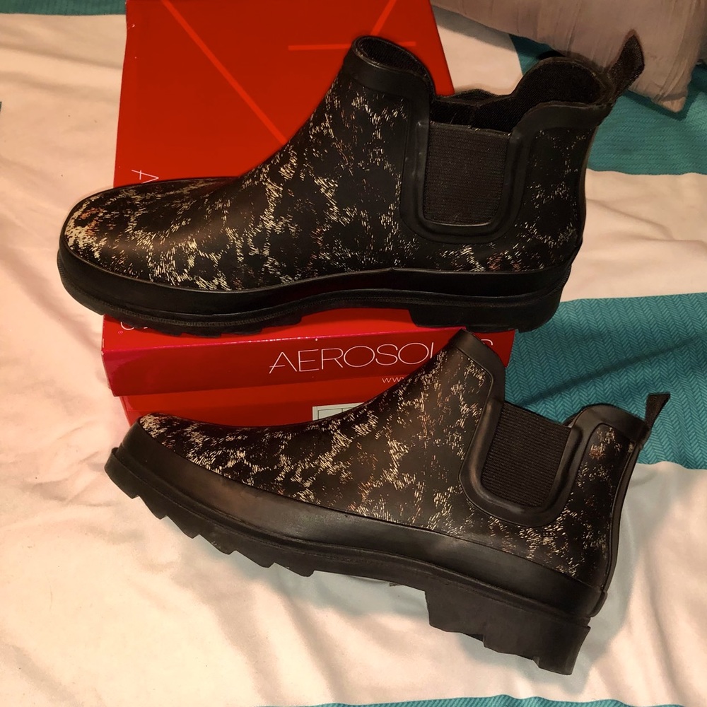 Final sale! Aerosoles leopard Chelsea ankle rain boots!